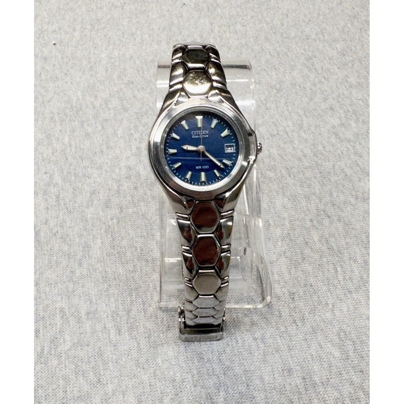 Citizen Eco-Drive Watch Womens 27mm Blue Dial Date E010-K16393 Silver Tone 5.5\